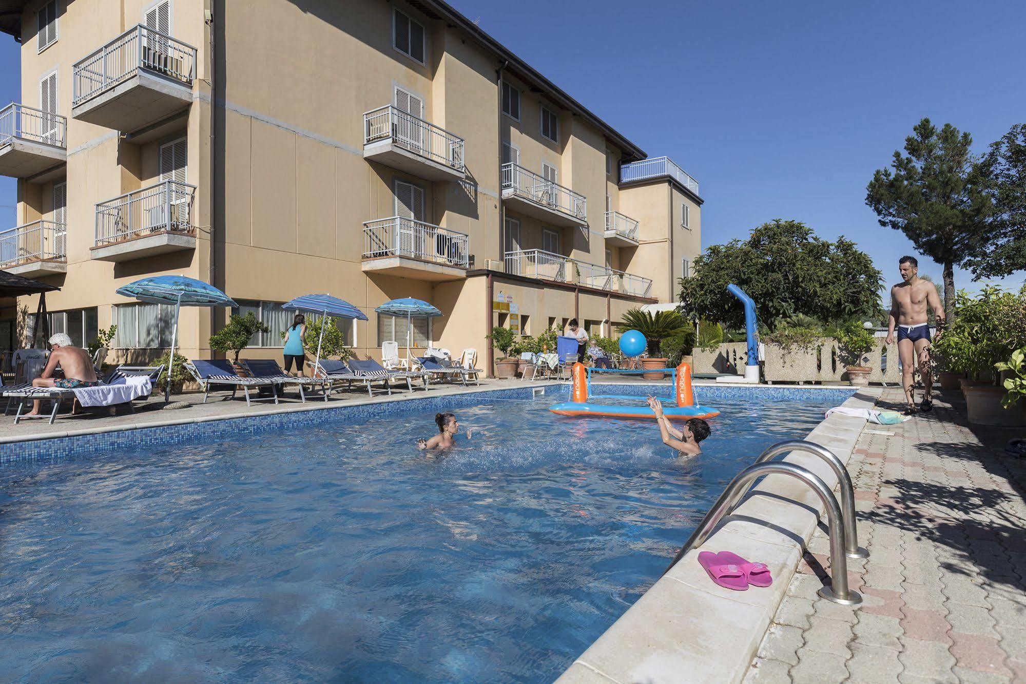 Hotel Darsena Passignano sul Trasimeno Esterno foto