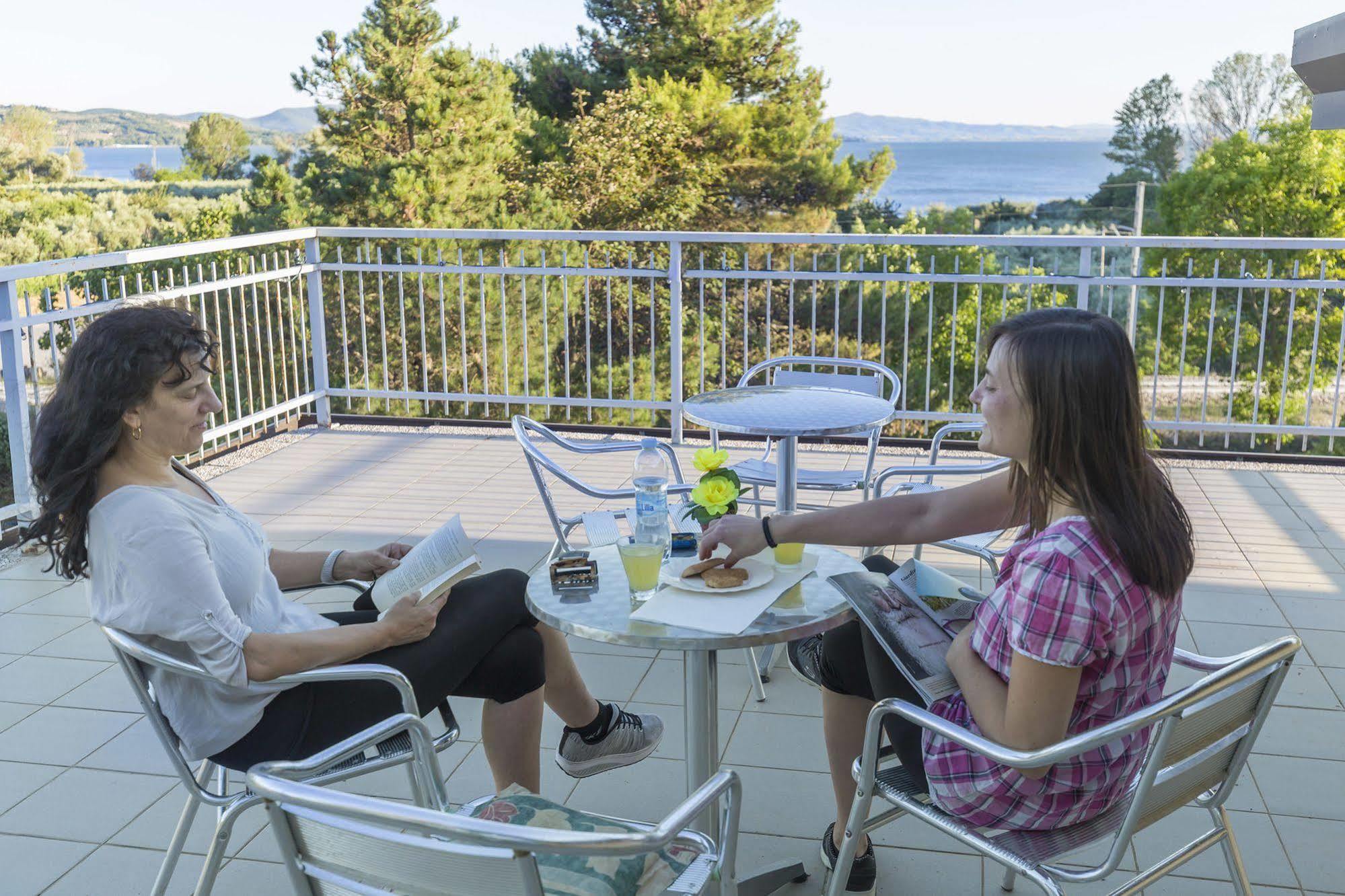 Hotel Darsena Passignano sul Trasimeno Esterno foto